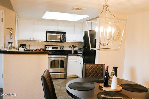 2088-5757 W Eugie Ave, Glendale, AZ, 85304-1242 | Card Image