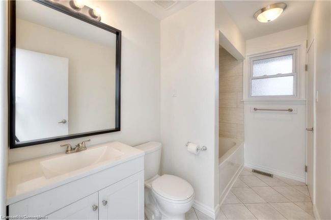 33 Golf Course Rd, House other with 3 bedrooms, 1 bathrooms and 6 parking in Conestogo ON | Image 43