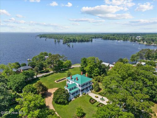 121 W King St, Edenton, NC, 27932-1851 | Card Image