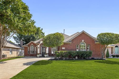 10903 Robincreek Ln, Frisco, TX, 75035-8424 | Card Image