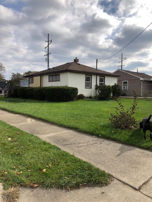 8204 Kennedy Ave, Highland, IN, 46322-1130 | Card Image