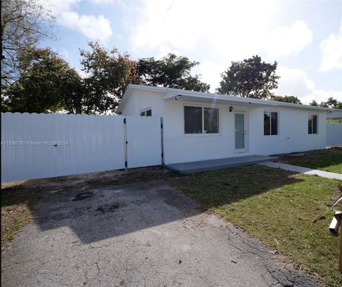 11460 Sw 196th Ter, Miami, FL, 33157-1050 | Card Image