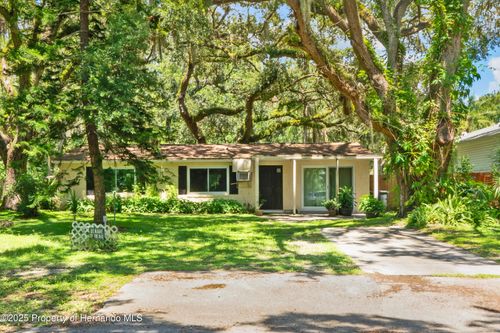 8624 Brookwood Dr, New Port Richey, FL, 34654-5010 | Card Image