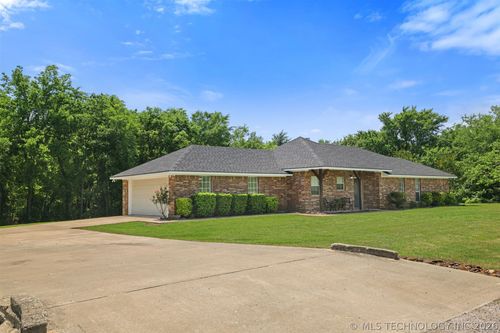 7221 Garden Oak Dr, Kingston, OK, 73439-5152 | Card Image
