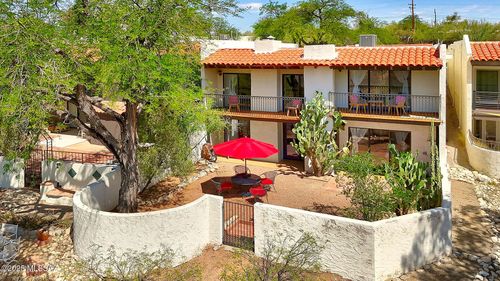 7574 N Desert Tree Dr, Tucson, AZ, 85704-7008 | Card Image