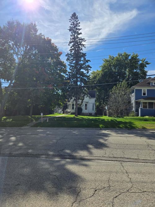 a-3607 Waukegan Rd, Mchenry, IL, 60050-4368 | Card Image