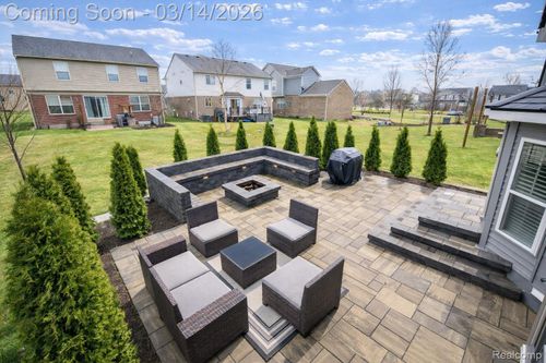 7121 Chandler Dr, Van Buren Twp, MI, 48111-1869 | Card Image