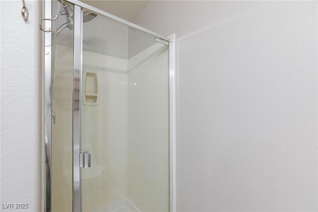 Downstairs bath | Image 53