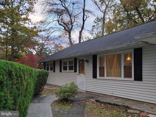 5 Chestnut Ave, BROWNS MILLS, NJ, 08015-3245 | Card Image