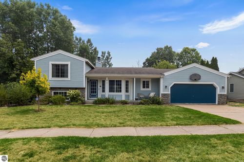 5410 Riverlook Dr Ne, Comstock Park, MI, 49321-9561 | Card Image