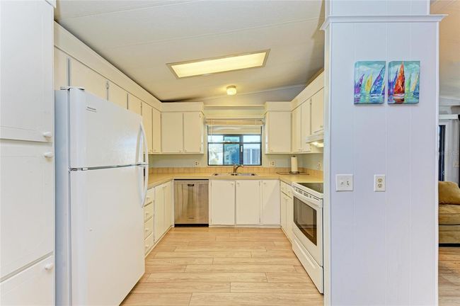 216 Palm Air Dr, House other with 2 bedrooms, 2 bathrooms and null parking in OSPREY FL | Image 9
