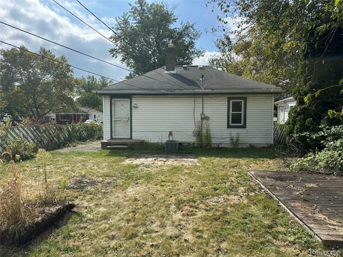 29114 Richard St, Westland, MI, 48186-6899 | Card Image