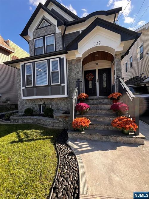 142 Garden Ave, Belleville, NJ, 07109-1771 | Card Image