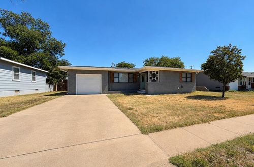 2307 42nd St, Snyder, TX, 79549-5916 | Card Image
