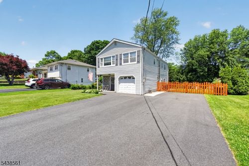 24 Amendola Dr, Netcong, NJ, 07857-1402 | Card Image