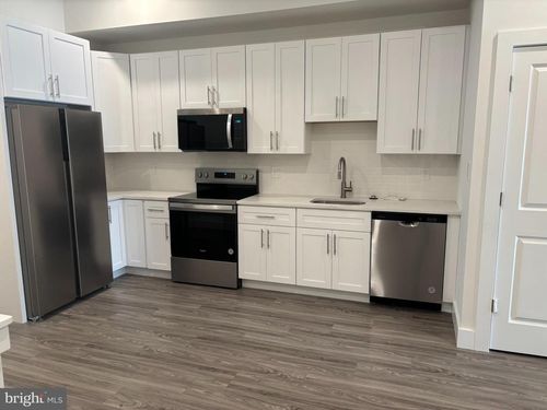 2209 N 7th St, PHILADELPHIA, PA, 19133-2152 | Card Image