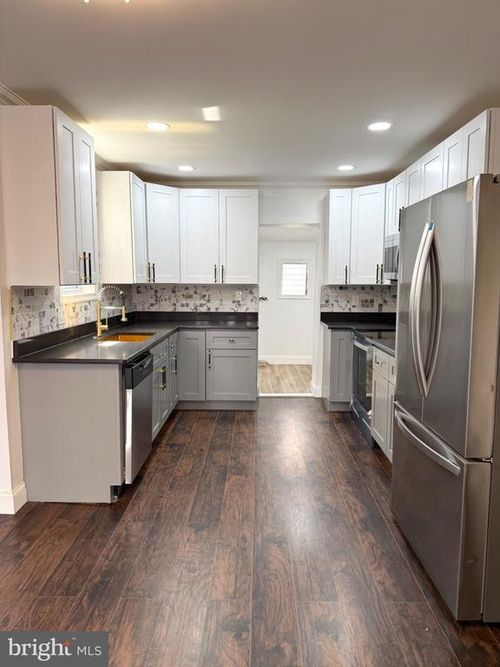 6824 Rodney St, PHILADELPHIA, PA, 19138-2640 | Card Image