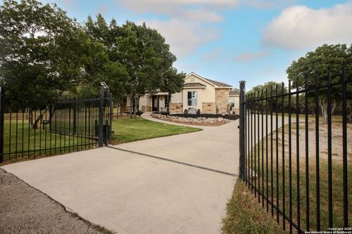 2386 Wildridge Ter, Bulverde, TX, 78163-4595 | Card Image