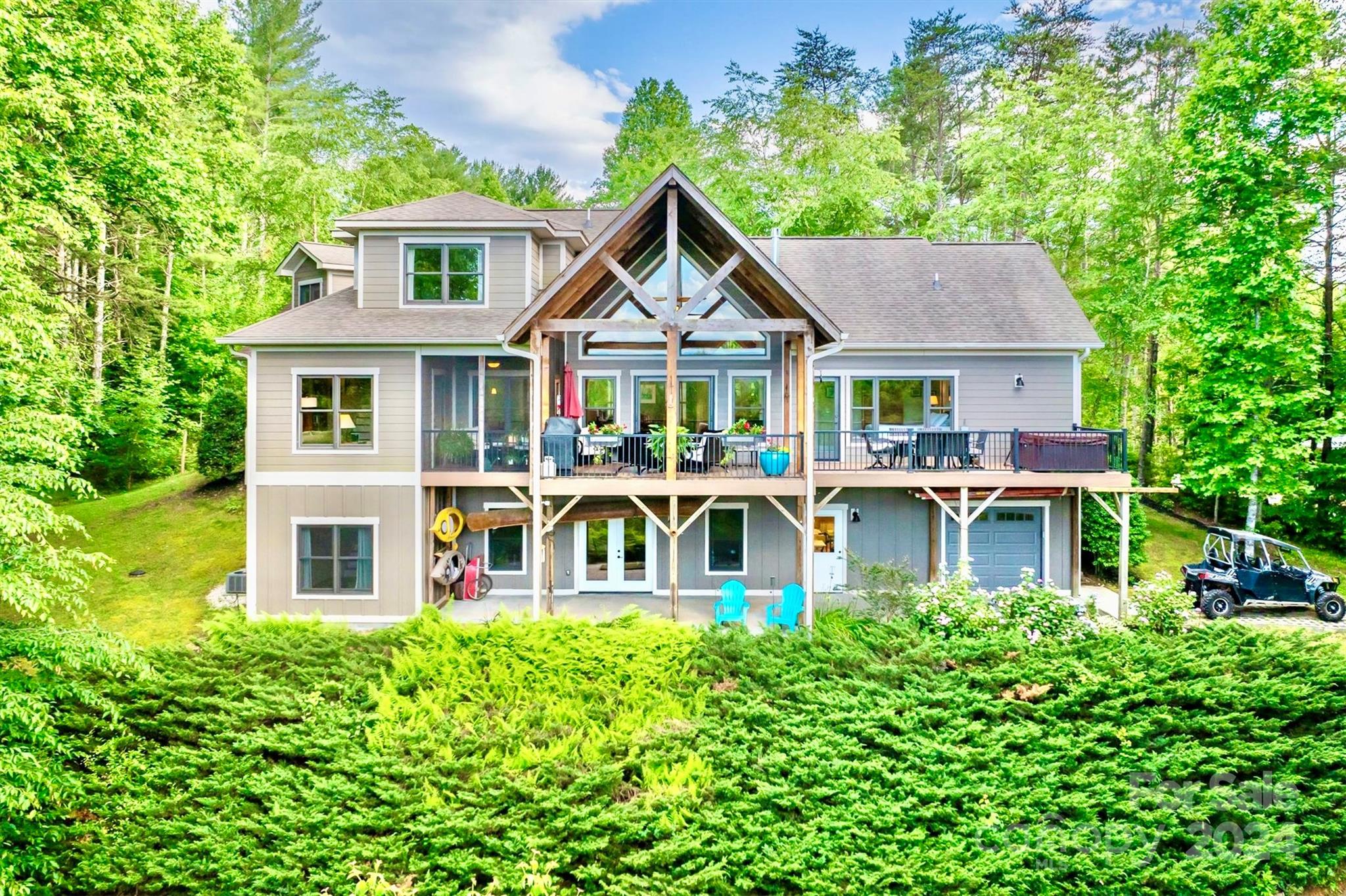 Waterfall Ln, Lenoir, NC 28645
