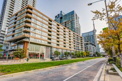 301 - 10 Capreol Crt, Condo with 1 bedrooms, 1 bathrooms and null parking in Toronto ON | Image 3