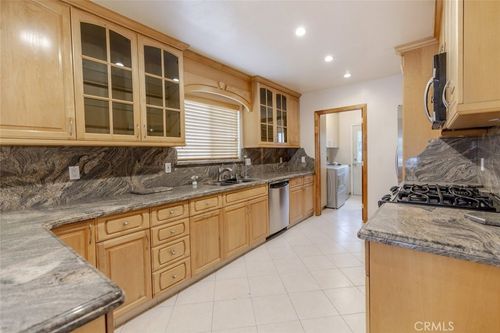 13811 Valerio St, Van Nuys, CA, 91405-2605 | Card Image
