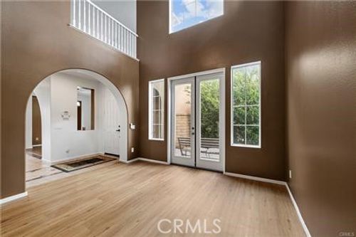 32372 Safflower St, Winchester, CA, 92596-8844 | Card Image