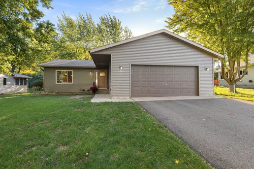 517 8th Ave N, Sauk Rapids, MN, 56379-2035 | Card Image