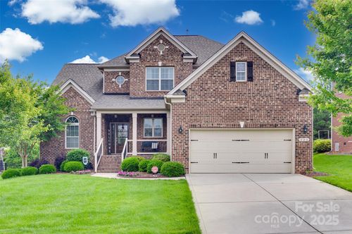 525 Chase Prairie Ln, Waxhaw, NC, 28173-7075 | Card Image