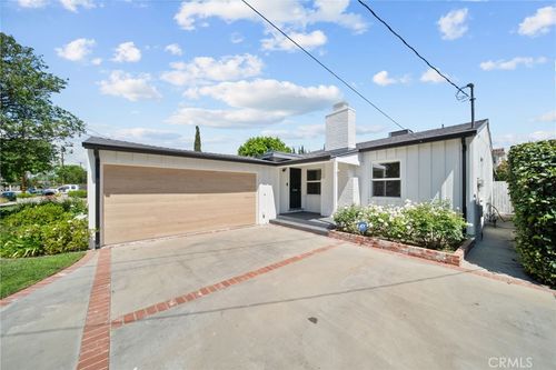 6026 Wilkinson Ave, Valley Glen, CA, 91606-4516 | Card Image