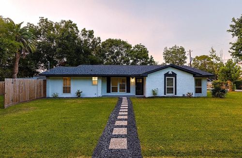 202 Bay St, La Porte, TX, 77571-6630 | Card Image