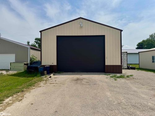 408 Angela Dr Ne, Blairstown, IA, 52209-7715 | Card Image