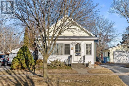 38 Myrtle St, Kingsville, ON, N9Y1M3 | Card Image