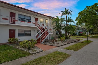 28 - 2050 58th Avenue N, Condo with 2 bedrooms, 1 bathrooms and null parking in St Petersburg FL | Image 2