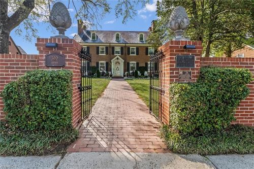 302 Cherry St, Mount Airy, NC, 27030-4808 | Card Image