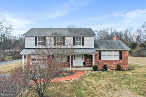 764 Quarry Rd, BUNKER HILL, WV, 25413-3701 | Card Image