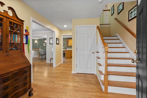 136 Wyndridge Cir, Pelham, NH, 03076-3264 | Card Image