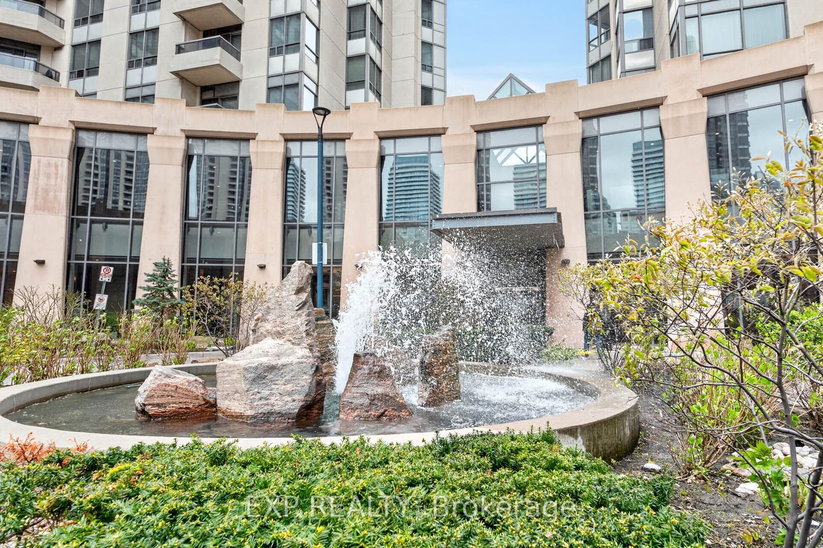 Residential in Toronto C14 4