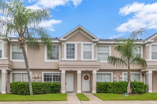 327 Kensington Lake Cir, BRANDON, FL, 33511-3871 | Card Image