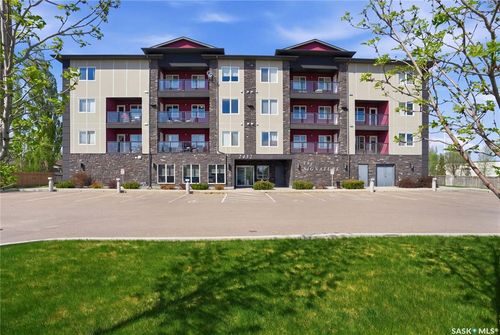 305-2452 Killdeer Dr, North Battleford, SK, S9A3T5 | Card Image