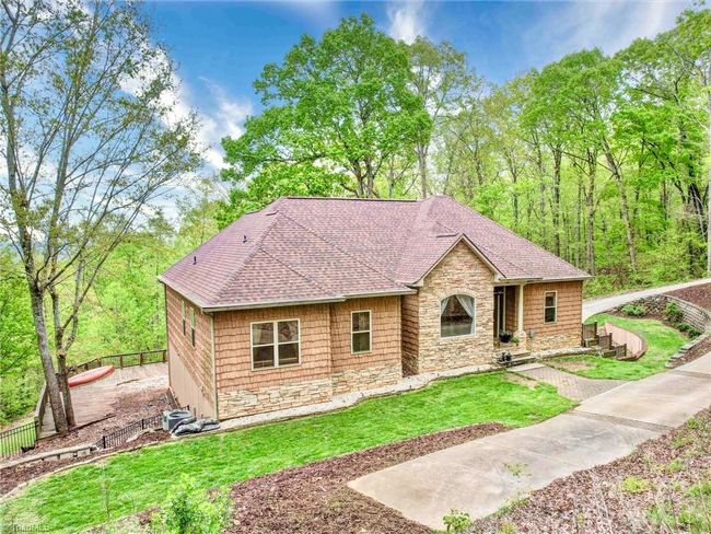135 Boulder Ridge Dr, House other with 3 bedrooms, 4 bathrooms and null parking in Denton NC | Image 5