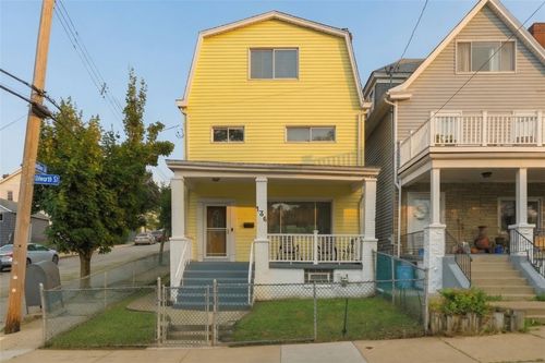 136 Dilworth St, Pittsburgh, PA, 15211-1830 | Card Image