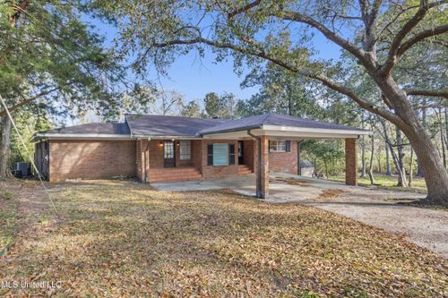 13500 Pine Rd, Ocean Springs, MS, 39564-2207 | Card Image