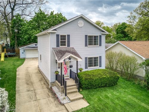 412 Lincoln Ave, Cuyahoga Falls, OH, 44221-2339 | Card Image