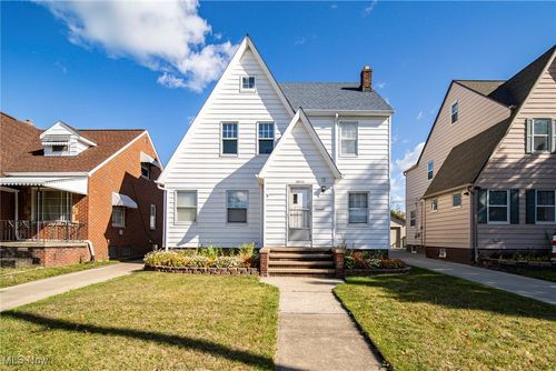 18111 Neff Rd, Cleveland, OH, 44119-2664 | Card Image