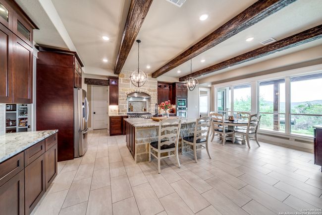 895 Private Road 1742, House other with 4 bedrooms, 5 bathrooms and null parking in Mico TX | Image 10