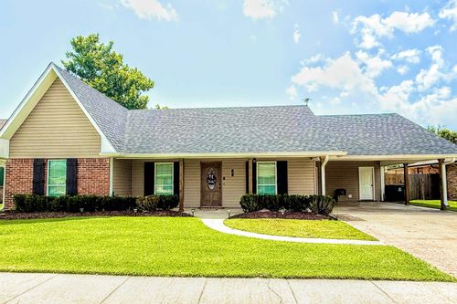 212 Aspen Dr, Houma, LA, 70360-6104 | Card Image