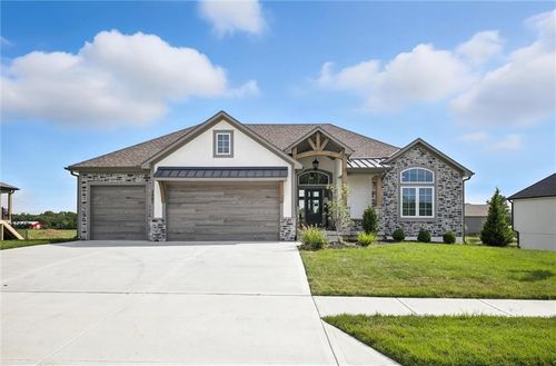 1807 Halls Creek Ave, Raymore, MO, 64083-8389 | Card Image