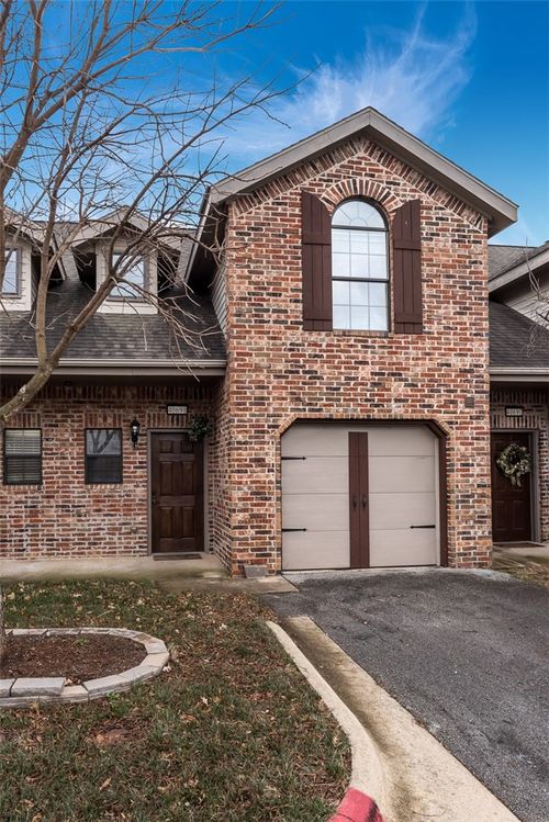 b-4040 Glenstone Ter, Springdale, AR, 72762-2255 | Card Image