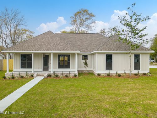 113 Driftwood Drive, Long Beach, MS, 39560 | Card Image