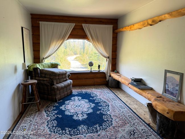 sitting area upstairs | Image 26